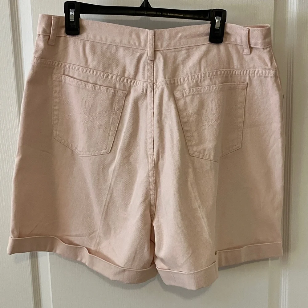 Size 18W Women's Pink Jean Shorts - Picture 3 of 4